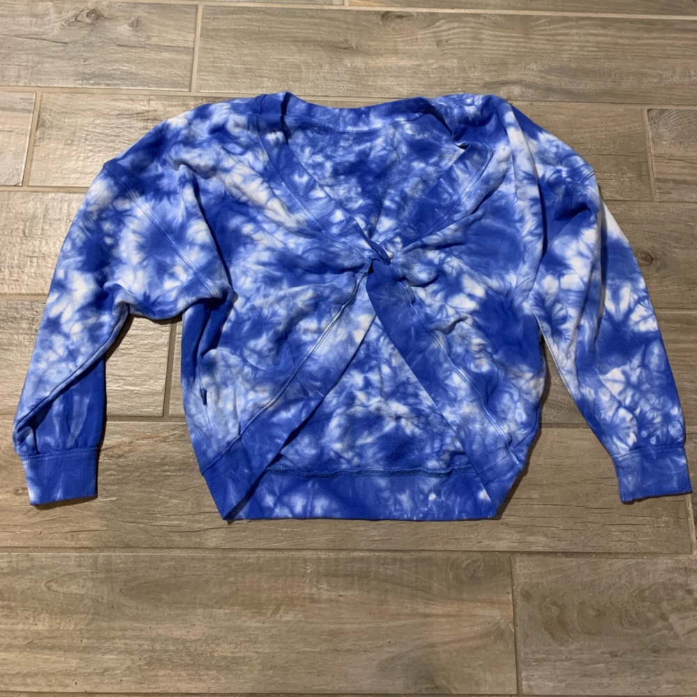Joy Lab reversible twist front/back Dazzling blue tie die sweater